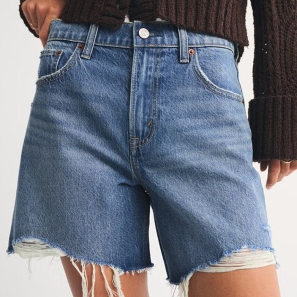 Abercrombie & Fitch (36) High Rise Loose Denim Shorts Distressed Raw Hem NWT